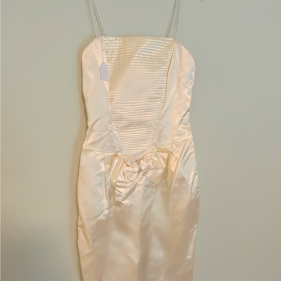 Gunne Sax by Jessica McClintock - Picture 2 of 5